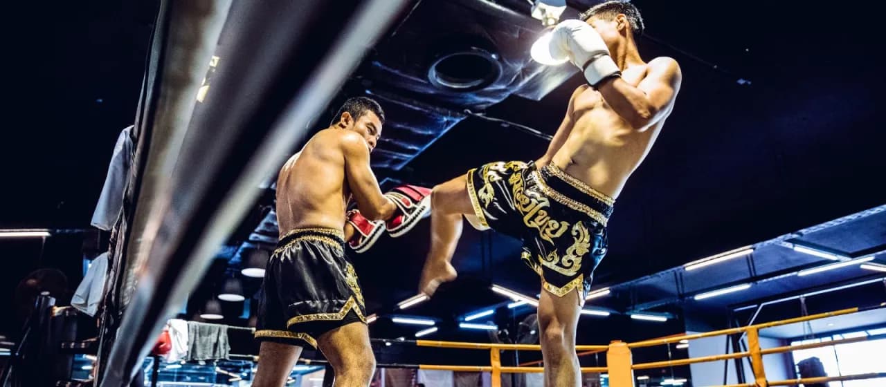 Najlepsze napoje dla zawodników muay thai, które poprawią Twoje wyniki