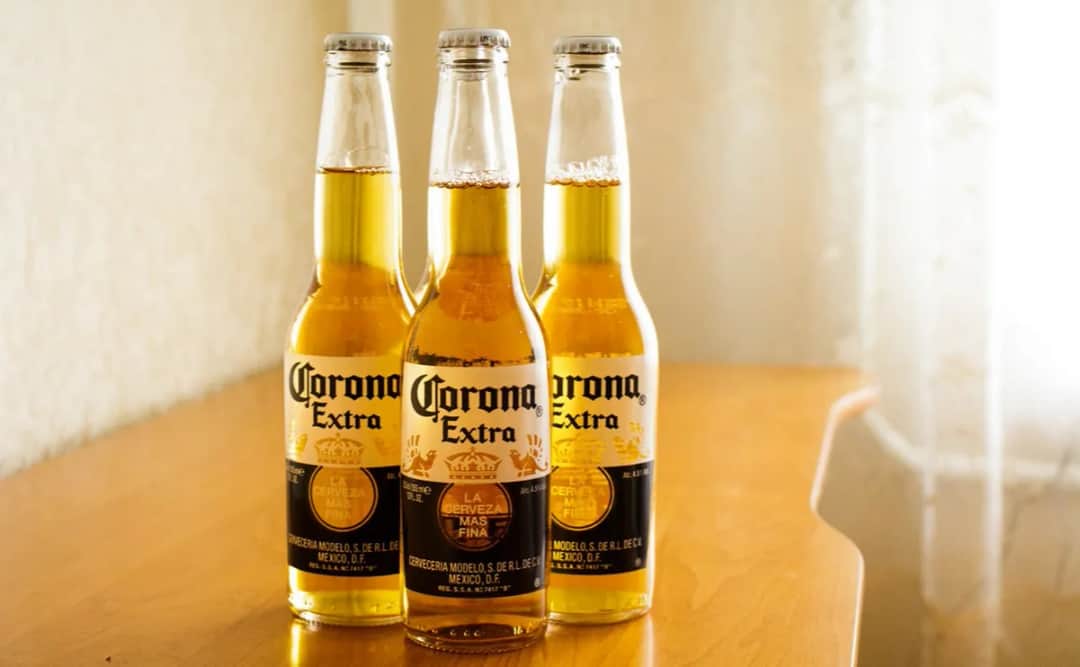 Gdzie kupić piwo Corona? Sprawdź najlepsze oferty w Polsce