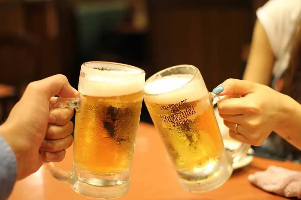 Ile kalorii ma piwo? Zaskakujące fakty o kaloryczności napoju