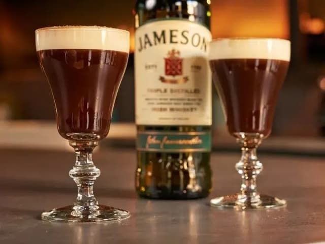 Jak przygotować idealną irlandzką kawę - proste przepisy i porady