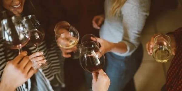 Semi dry jakie to wino – poznaj smaki i najlepsze propozycje