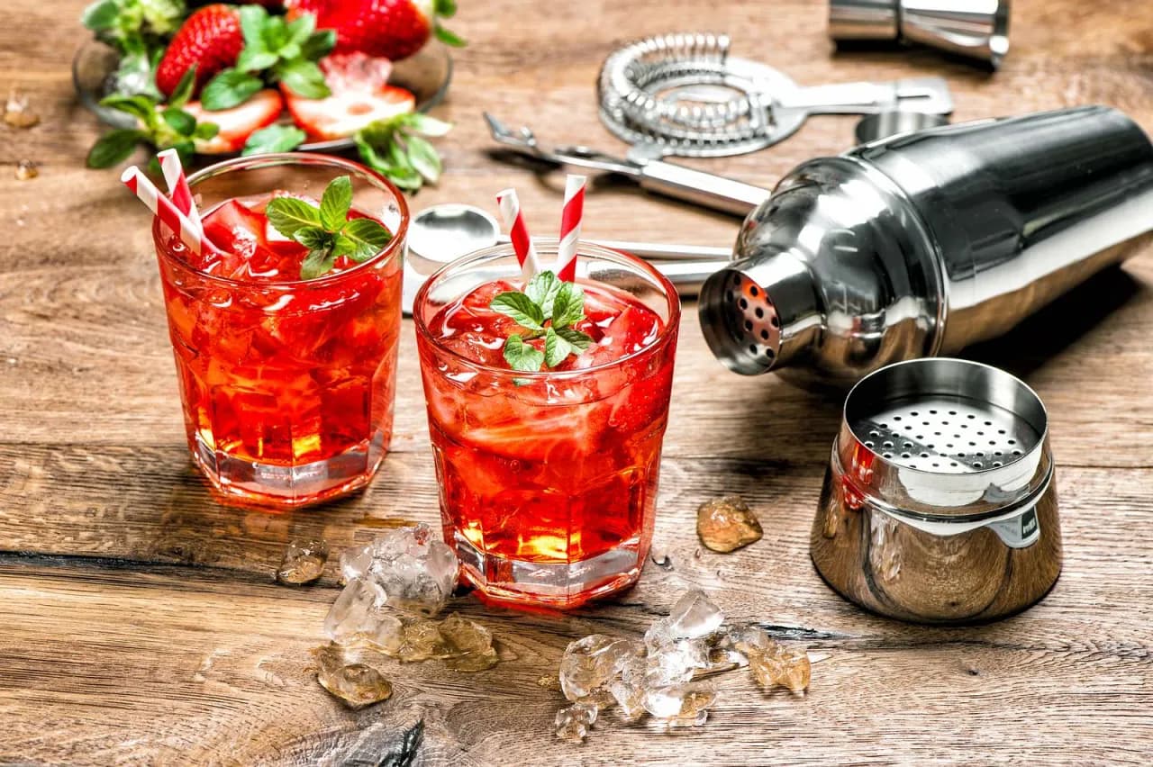 Jaki shaker do drinków wybrać? Odkryj najlepsze opcje dla siebie